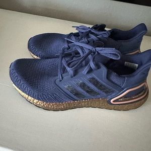 Adidas Ultraboost men’s size 10/women’s 11